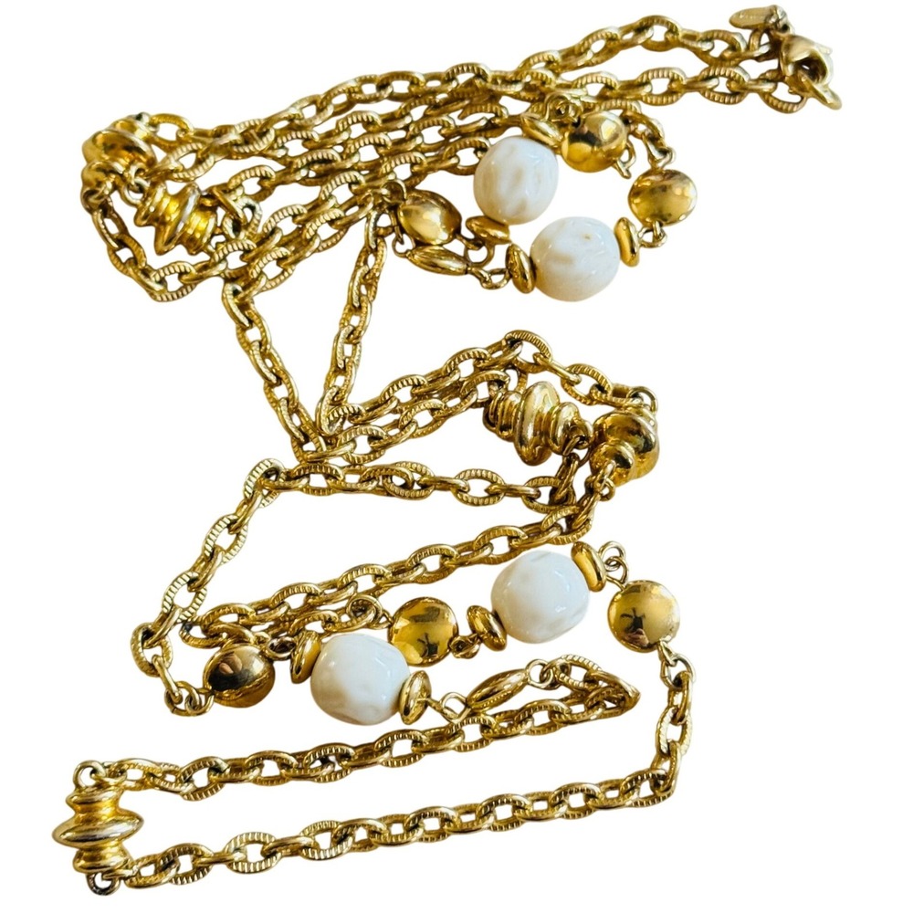 Monet Signed regal Necklace VTG curved chain gold Tone retro lucite 60s 42" long